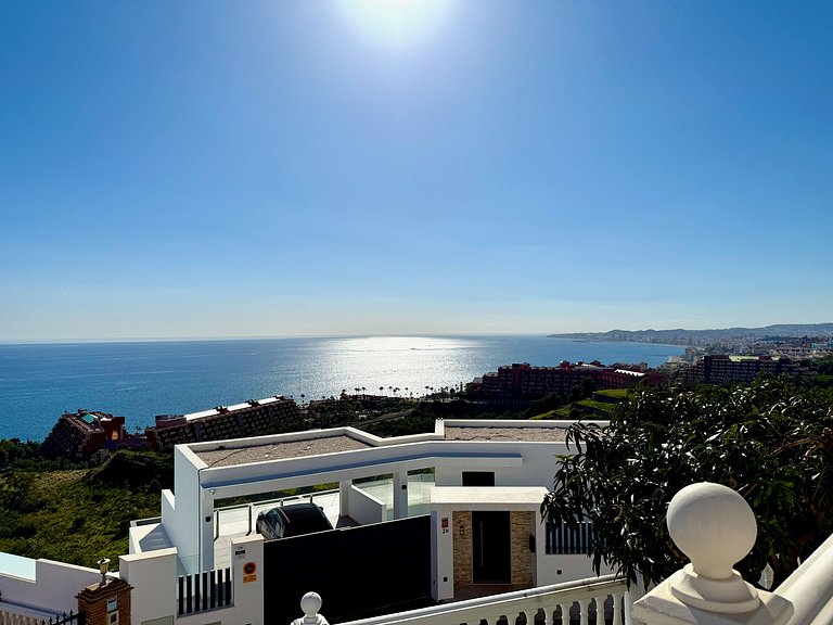 Private pool villa in Benalmádena by Solrentspain Stays